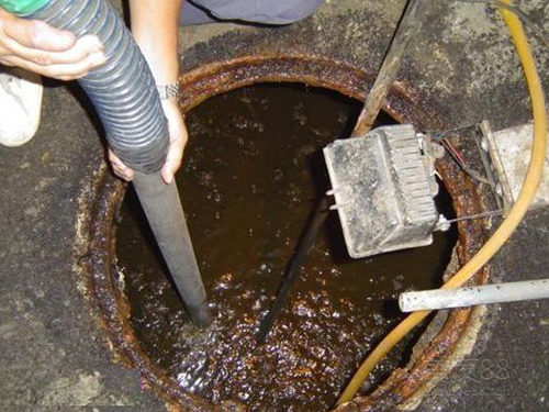 荣邦乡隔油池清理