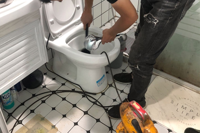 荣邦乡马桶堵塞自己疏通还是找师傅？专业上门服务让你省时更省心